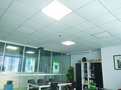 香港正能量办公室用光导筒-让阳光照进办公区域